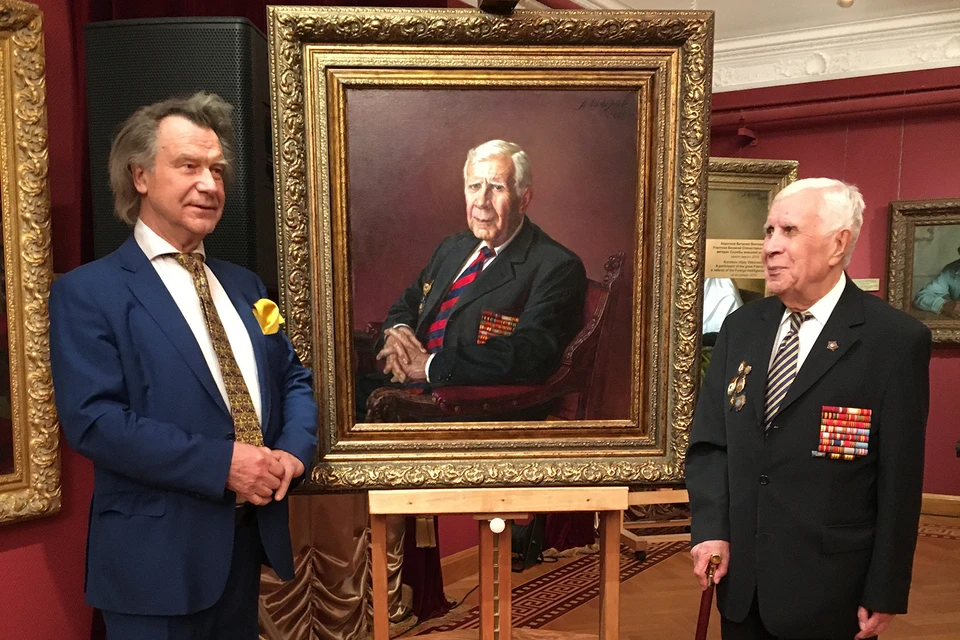 Александр Шилов (слева) и герой написанного им портрета Виталий Викторович Коротков.