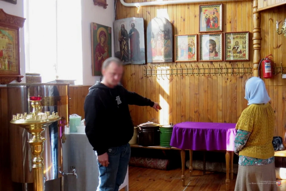 Воришка даже не успел далеко сбежать с иконой.