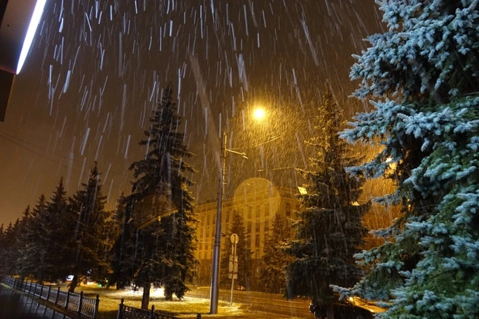 Заснули осенью, проснулись зимой: кузбассовцы делятся снимками первого снега