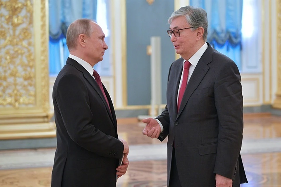 Глава государства поблагодарил своего российского коллегу за большой вклад в укрепление сотрудничества и взаимопонимания между Казахстаном и Россией.