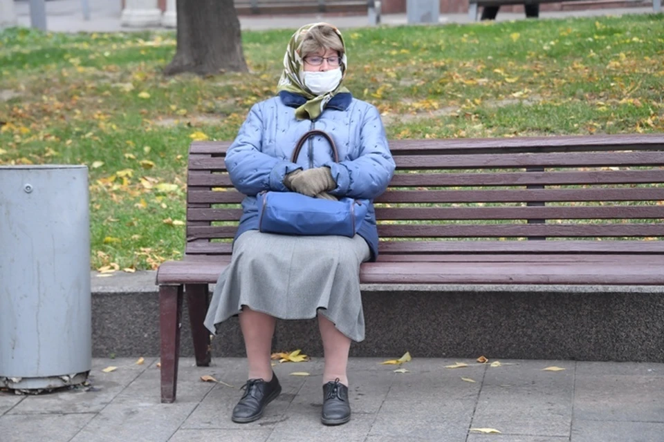 Домашнюю изоляцию для пенсионеров в Кузбассе снова продлили