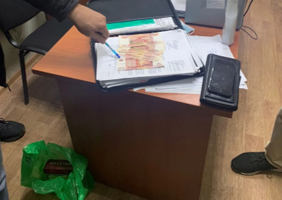 Полицейский от взятки отказался и доложил о случившемся начальству.