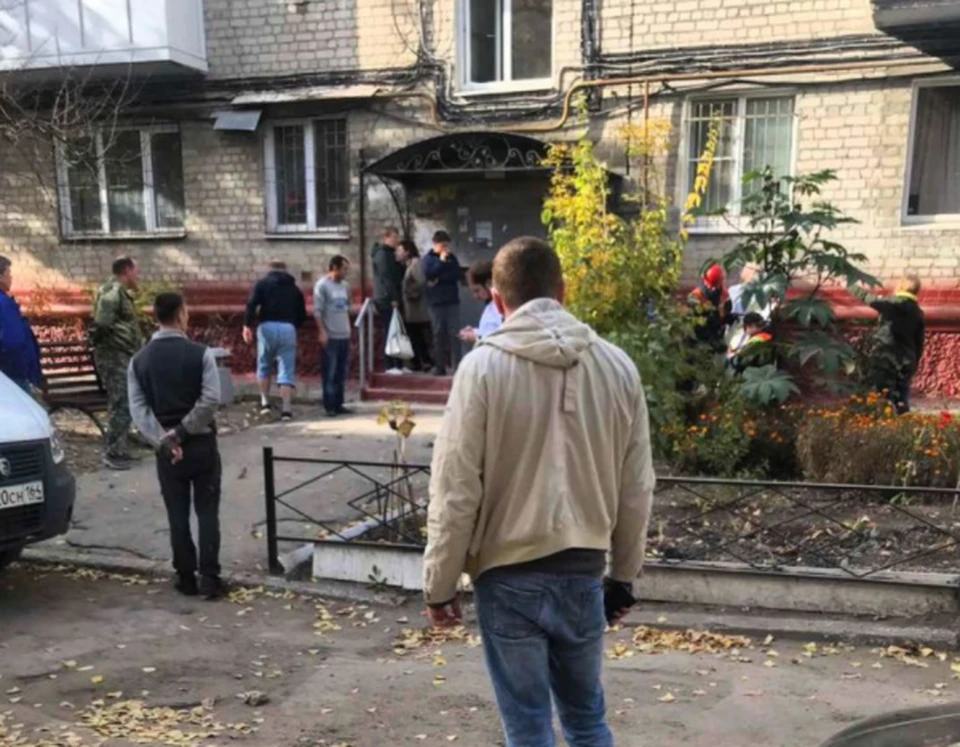 Из окна дома в Заводском районе Саратова выпали две девочки
