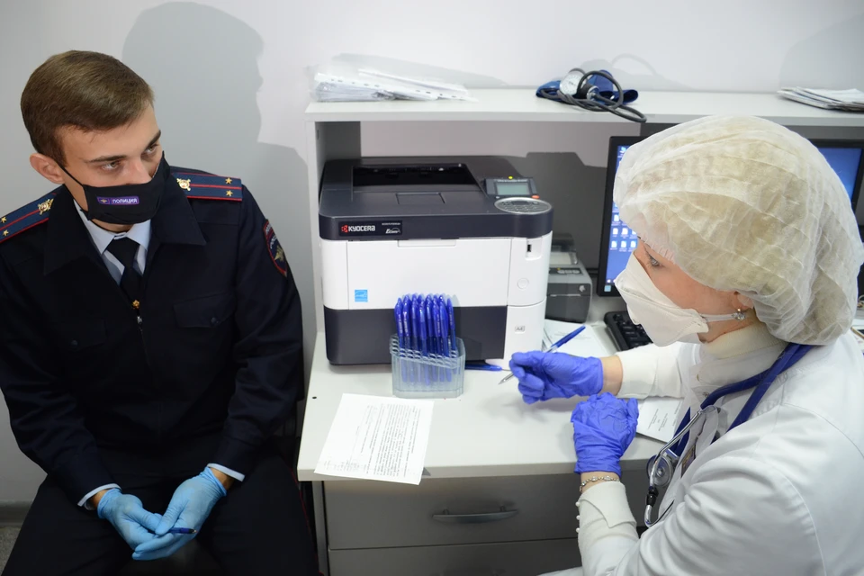 Медицинское обследование перед началом вакцинации добровольцев от коронавирусной инфекции.