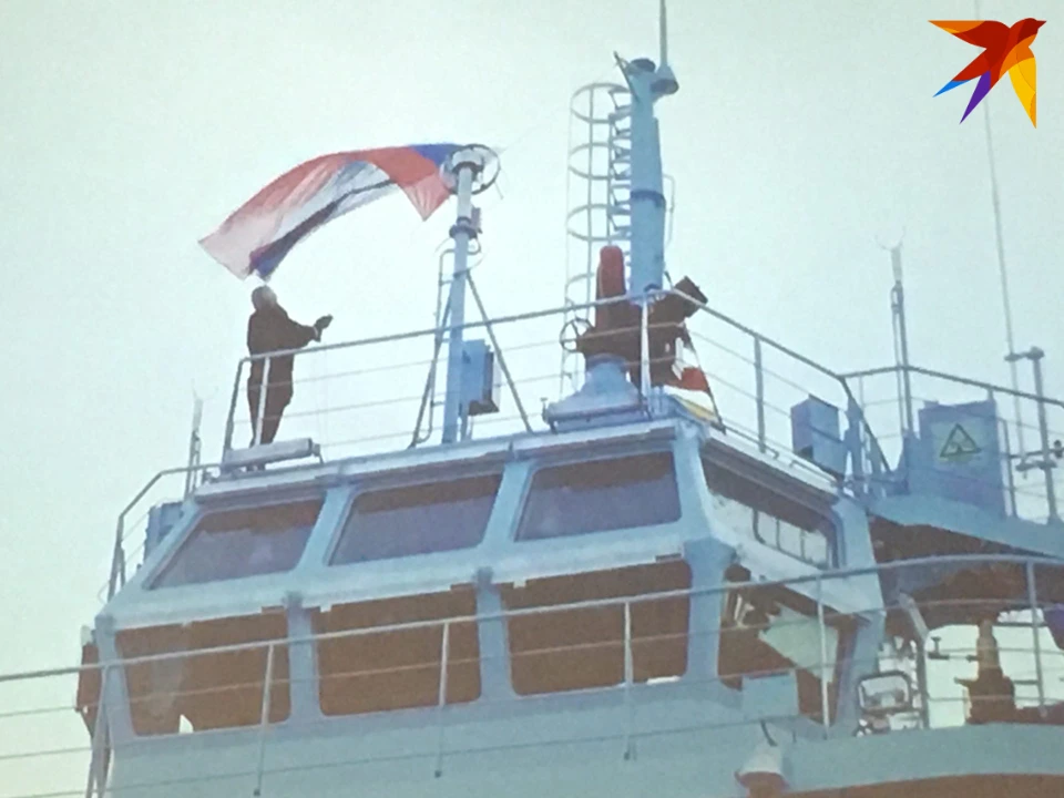 На поднятие государственного флага прибыл премьер-министр Михаил Мишустин.