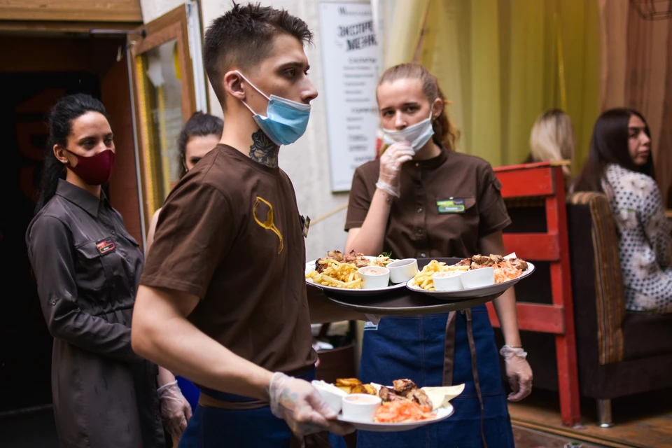 В Новосибирске ограничили работу ресторанов, баров и ночных клубов