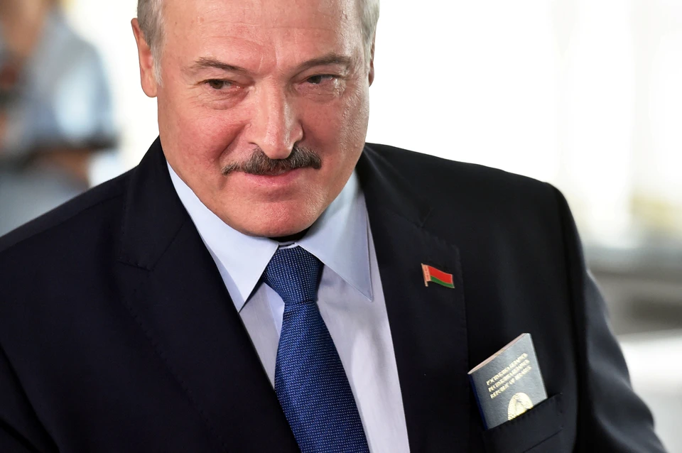 Лукашенко поблагодарил Нарышкина за регулярную информацию от СВР России