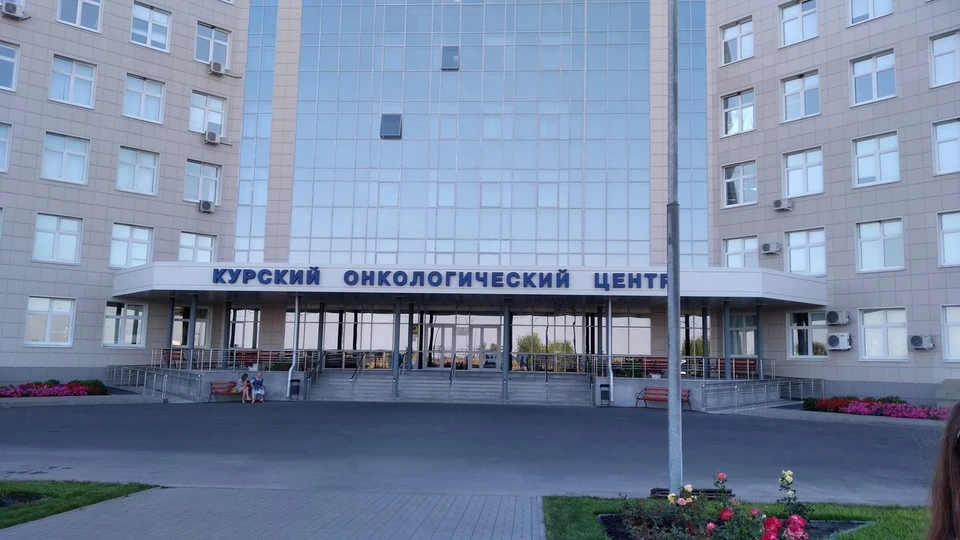 Строители расчищают территорию для возведения нового объекта