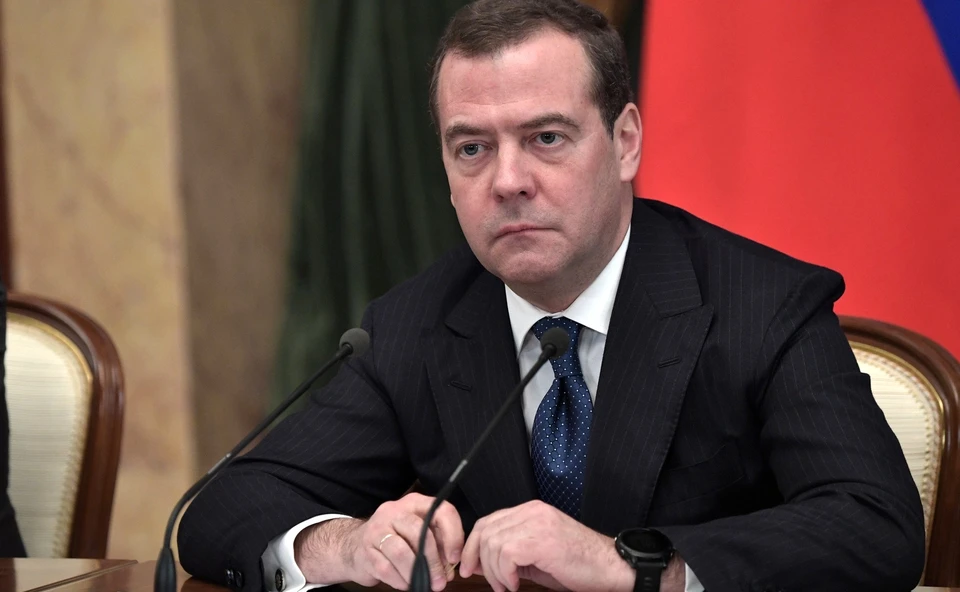 Медведев назвал санкции в период пандемии циничными.