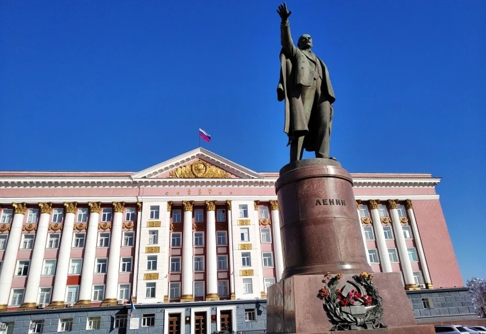 Коронавирус добрался до коридоров власти