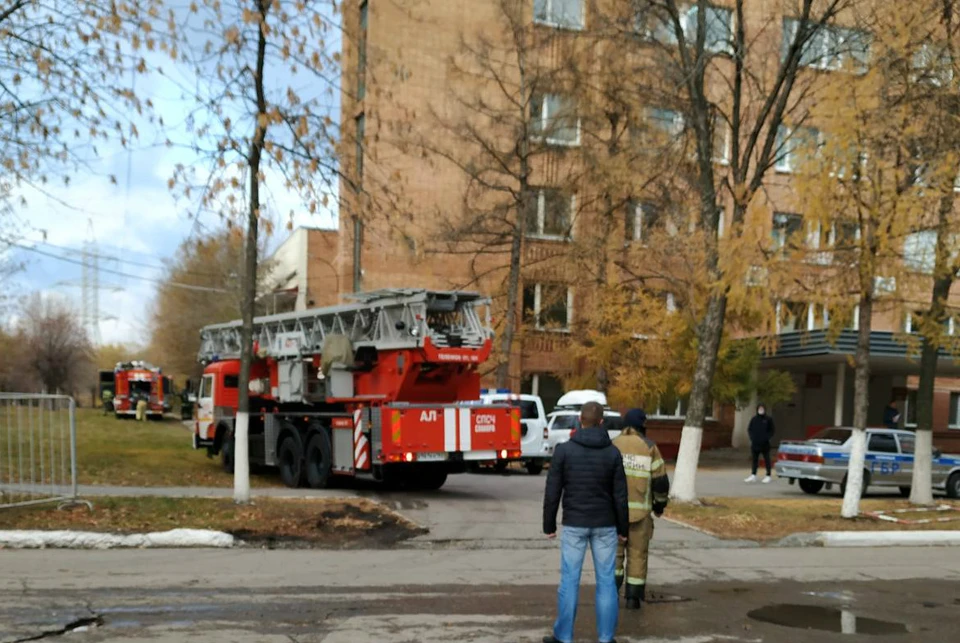 На место ЧП сразу прибыли пожарные