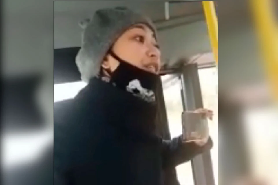 Нарушительницу сняли на видео другие пассажиры и теперь ее ищет полиция