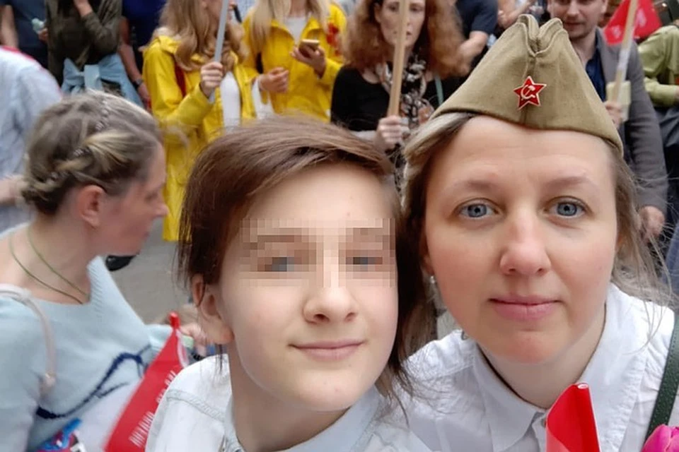 Художница Оксана Романова пытается вернуть дочь, а органы опеки - лишить ее родительских прав