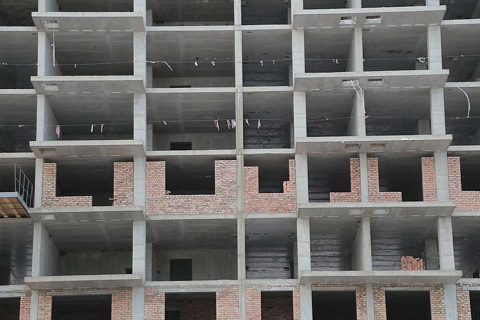 Стройка была заморожена