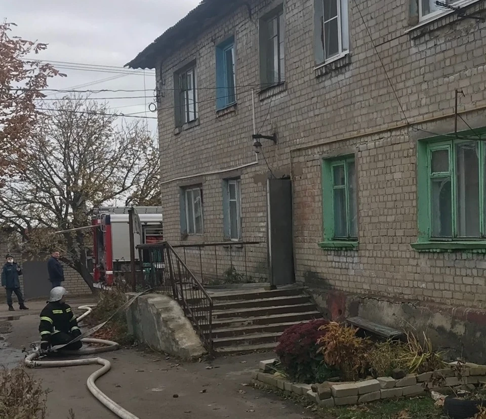Пожар охватил квартиру на Моховской улице