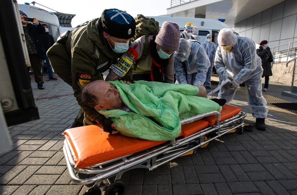 Казаки приняли участие в спасение пациентов челябинской больницы.