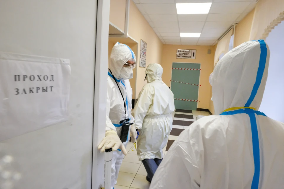 Один человек умер от коронавируса в Петербурге за сутки.