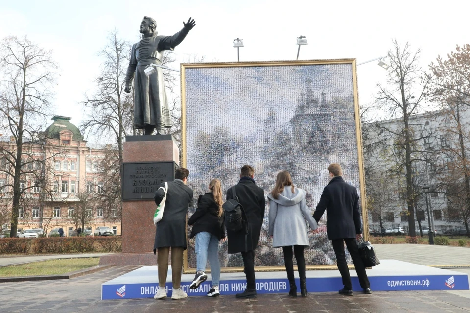 Картину "Воззвание Минина" воссоздали из фотографий 800 нижегородцев. ФОТО: Александр Воложанин