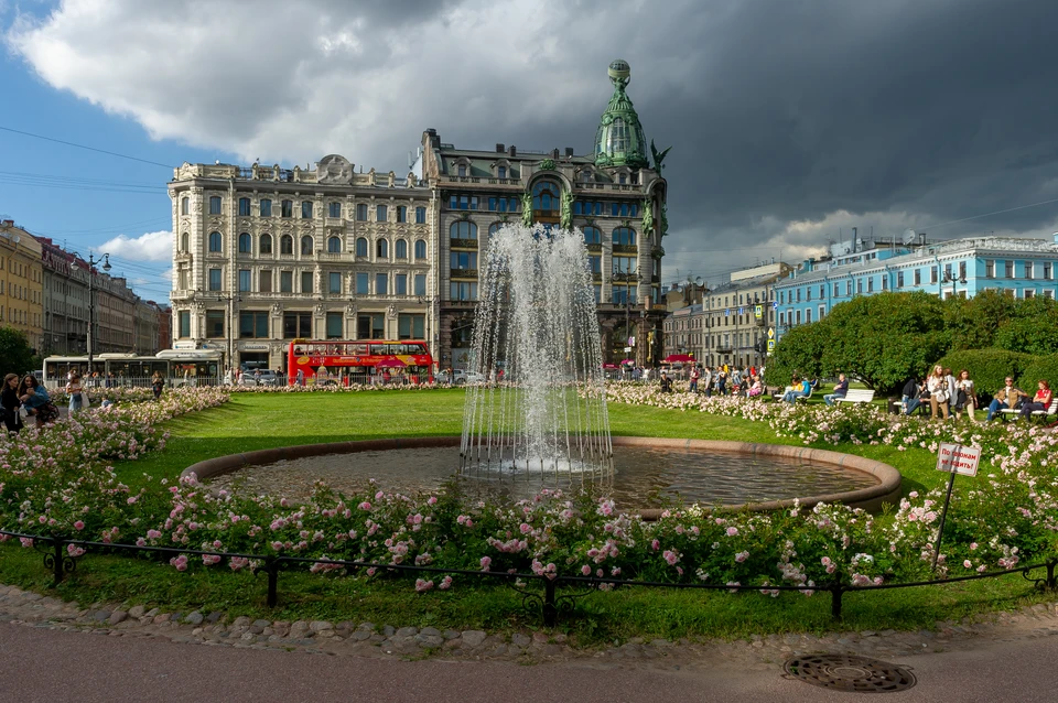 Казанский сквер в Санкт Петербурге