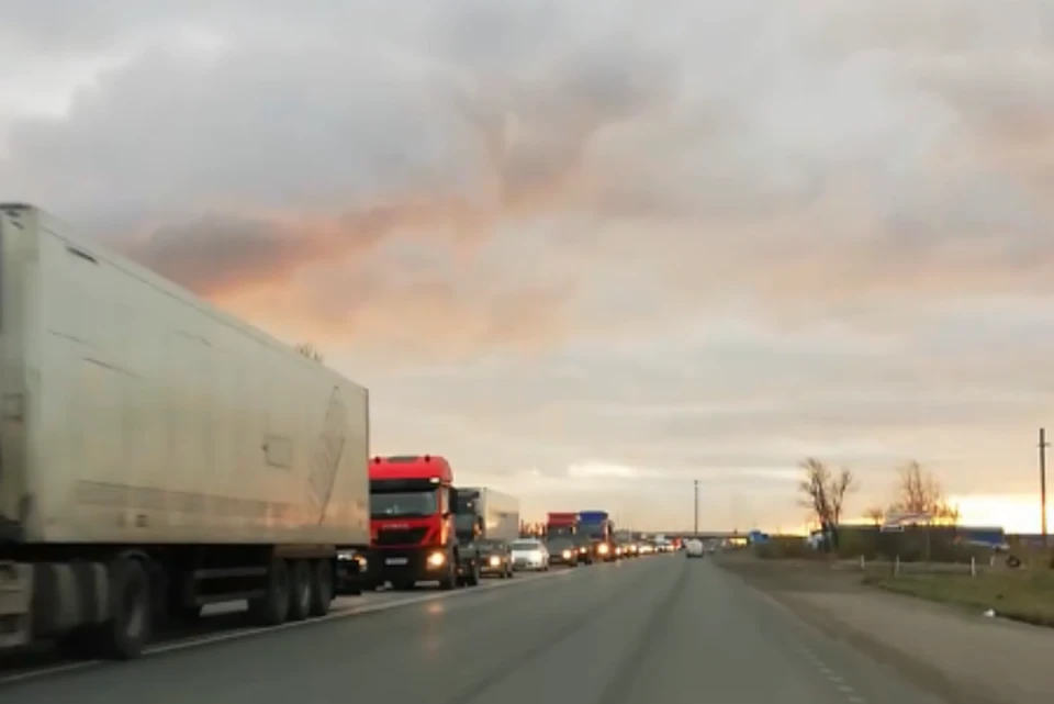 Массовая авария перекрыла движение на Московском шоссе в сторону Санкт-Петербурга
