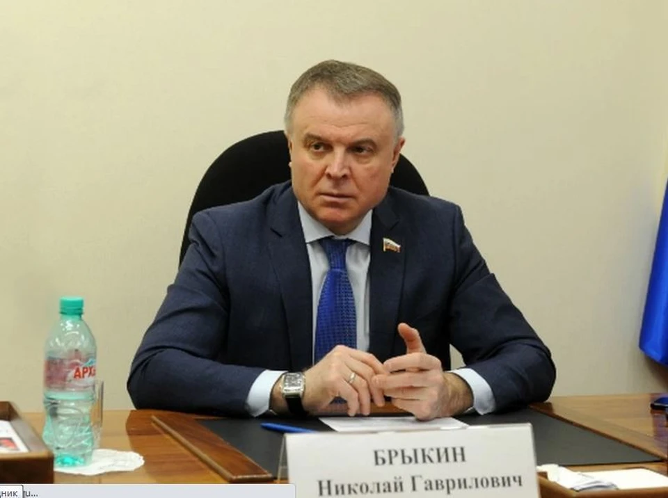 Николай Брыкин обеспечит транспортом тюменскую службу по доставке медикаментов. Фото - tyumen.er.ru.