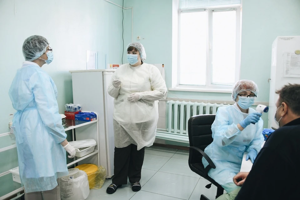 Также лекарства получают медицинские работники и педагоги в возрасте старше 50 лет. Фото: правительство Амурской области