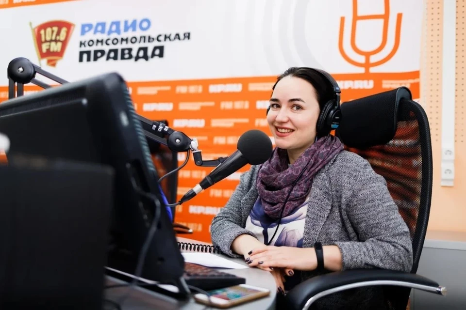 Местные эфиры можно прослушать с 14.00 до 14.45 на волне 107.6 FM, 12+