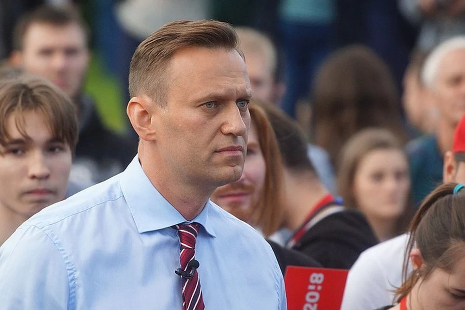 Лавров: отравляющие вещества могли попасть в тело Навального в Германии