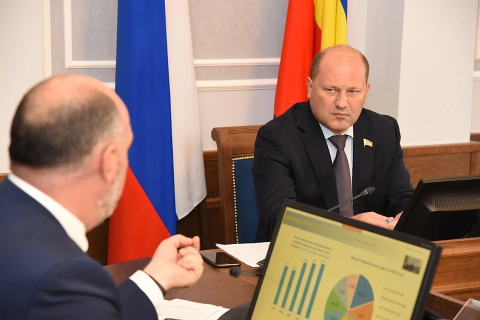 Депутаты донского парламента обсудили доступность Интернета на Дону. Фото: пресс-служба ЗС РО