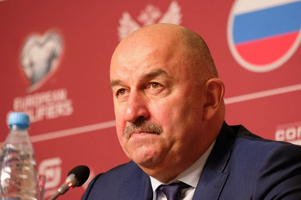 Глава тренерского штаба сборной России Станислав Черчесов перед матчем Лиги наций с командой Турции был сосредоточен и корректен.
