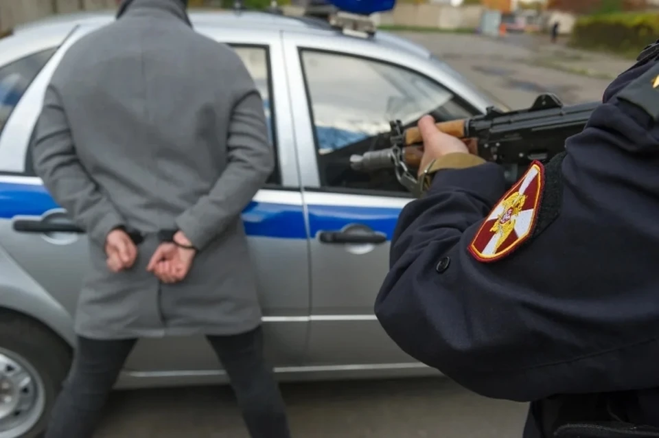 Суд арестовал велосипедиста, который дважды ударил подростка ножом на проспекте Пятилеток.