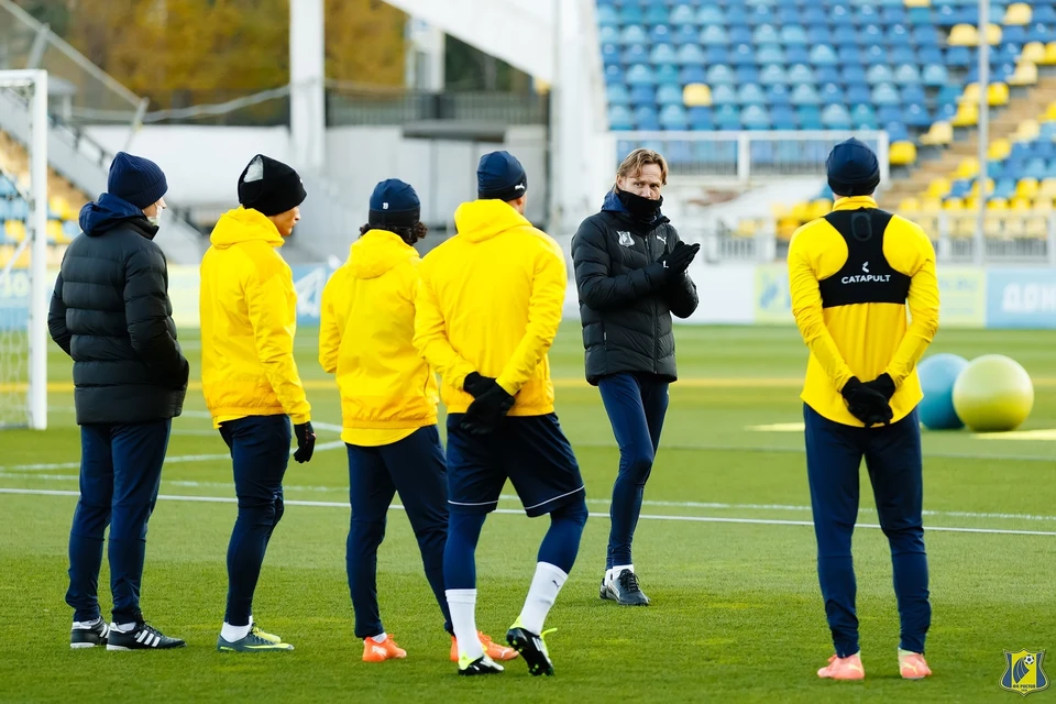 Новости фк ростов на спортс. Шапка зонт ФК Ростов. ФК Ростов женфк РУБИНЖ текстовая трансляция онлайн.