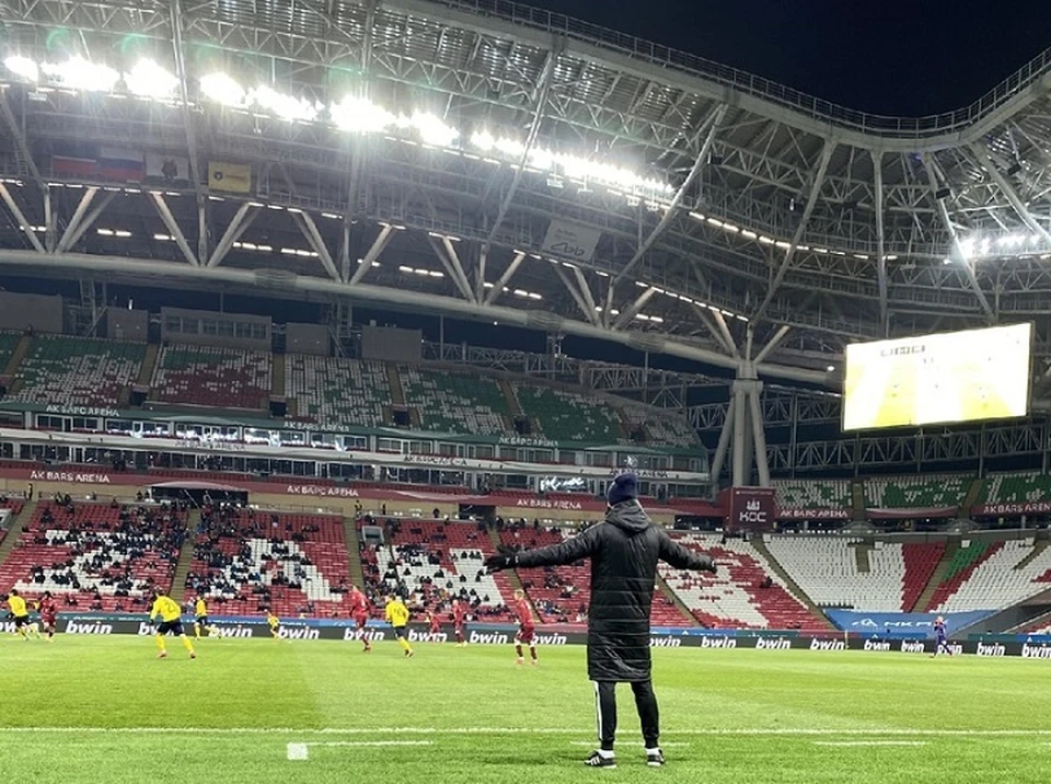 Валерий Карпин во время второй тайма. Фото: ФК "Ростов"