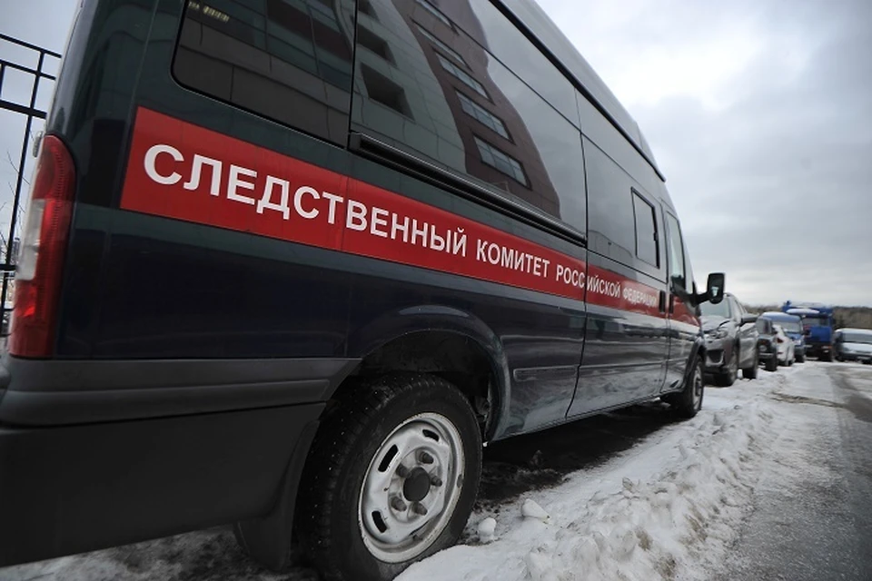 Парни избили своих знакомых и отобрали у них личные вещи и деньги