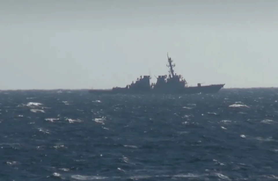 Видео инцидента с нарушившим границу России американским эсминцем показало Минобороны. Фото: кадр из видео