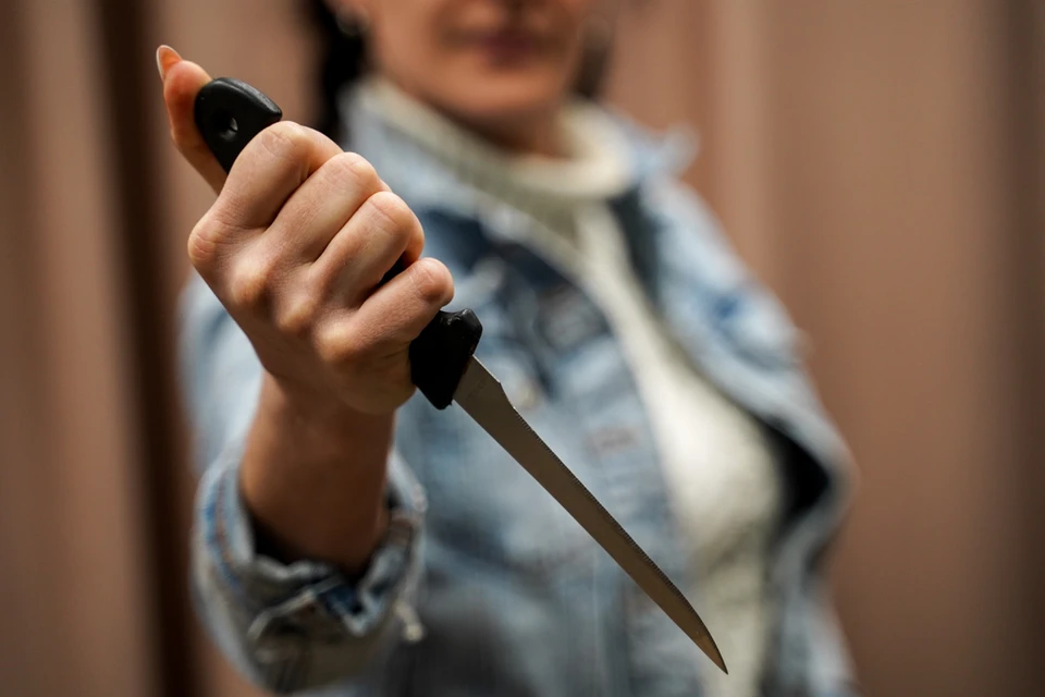 28-летняя жительница Швейцарии напала с ножом на двух девушек