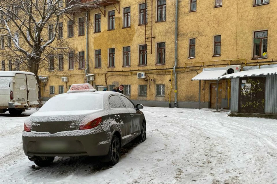 Потерпевший сумел выбраться из машины и позвать на помощь росгвардейцев. Фото: kirov.sledcom.ru