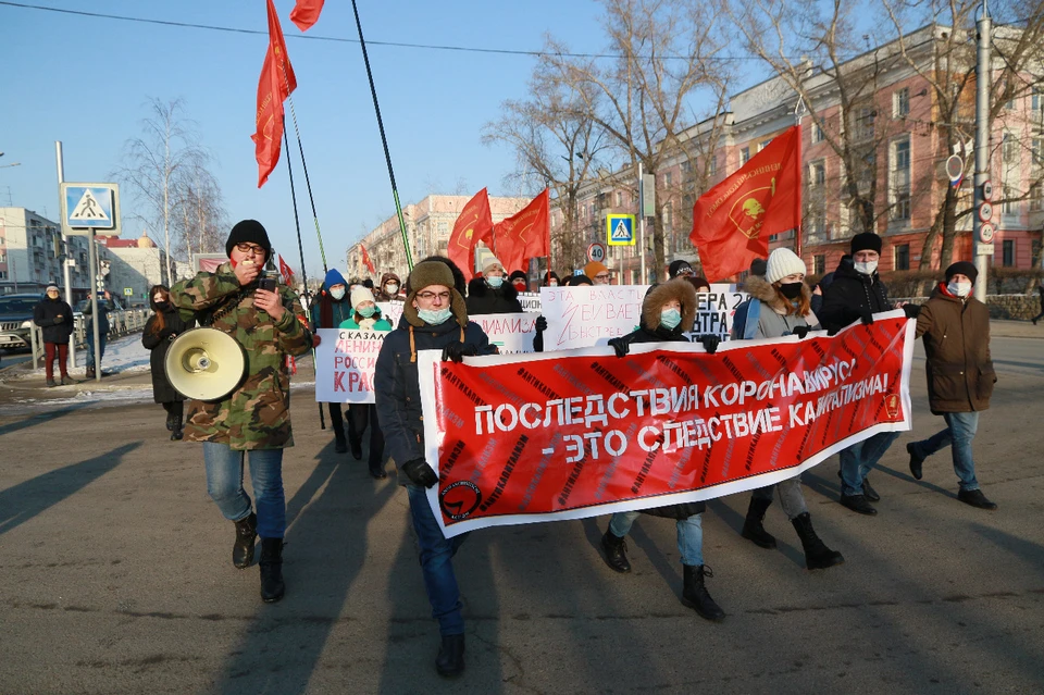 Участники стартовали от памятника Ленину напротив краевого суда и прошли по аллее проспекта.