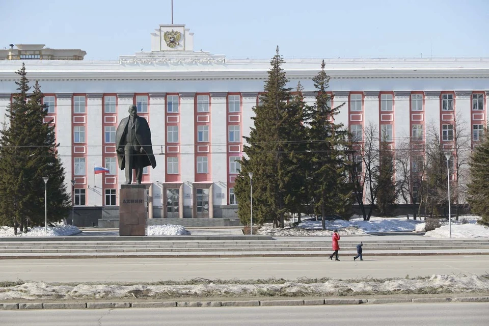 С 15 декабря под запрет попадают любые новогодние программы