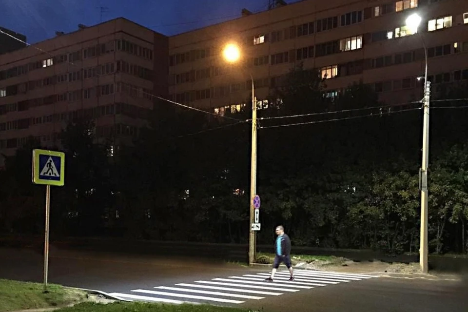 Дополнительное освещение появилось на 40 пешеходных переходах в Санкт-Петербурге. Фото: Смольный