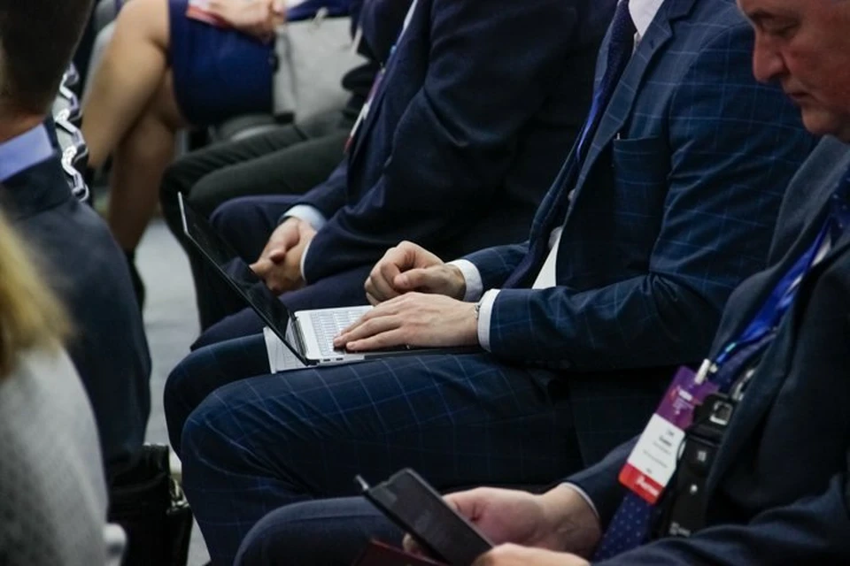 Петр Колтыпин поделился опытом Волго-Вятского банка Сбербанка по развитию добровольчества по разным направлениям, включающим поддержку пенсионеров