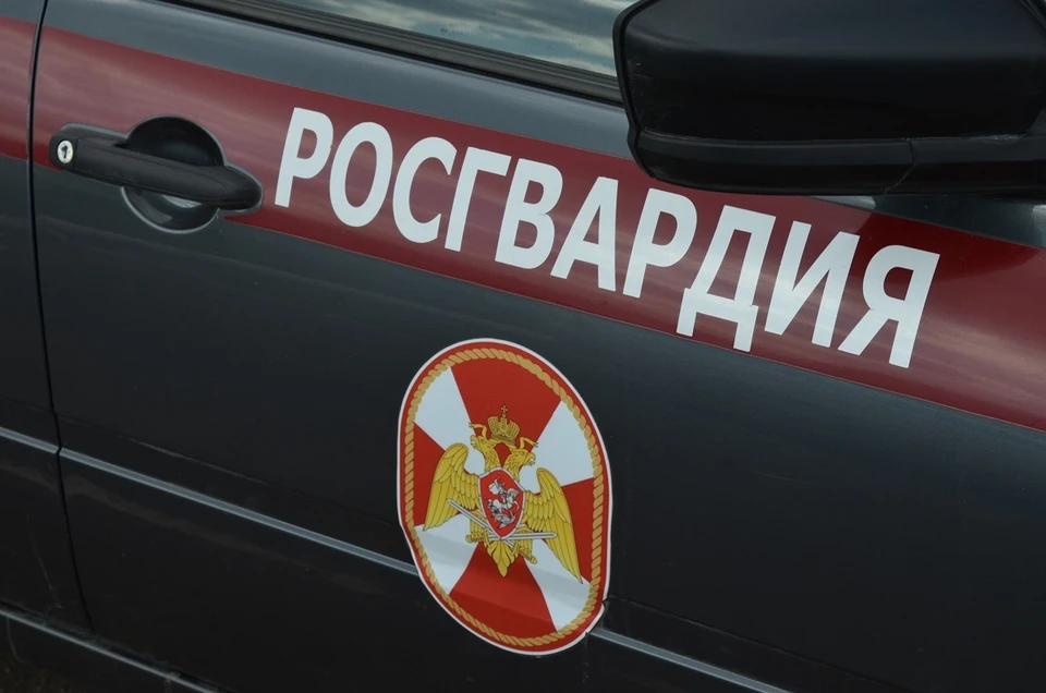 Любителя халявной выпивки задержали росгвардейцы