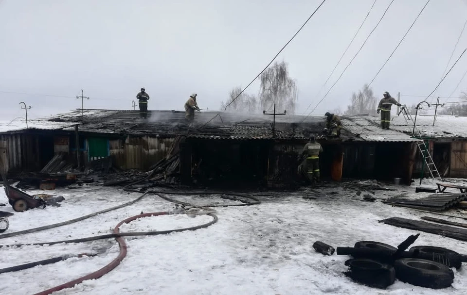 Специалисты устанавливают причины пожара. Фото: ГУ МЧС России по Орловской области
