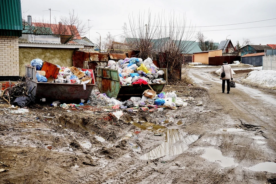 Два района города продолжают зарастать бытовыми отходами