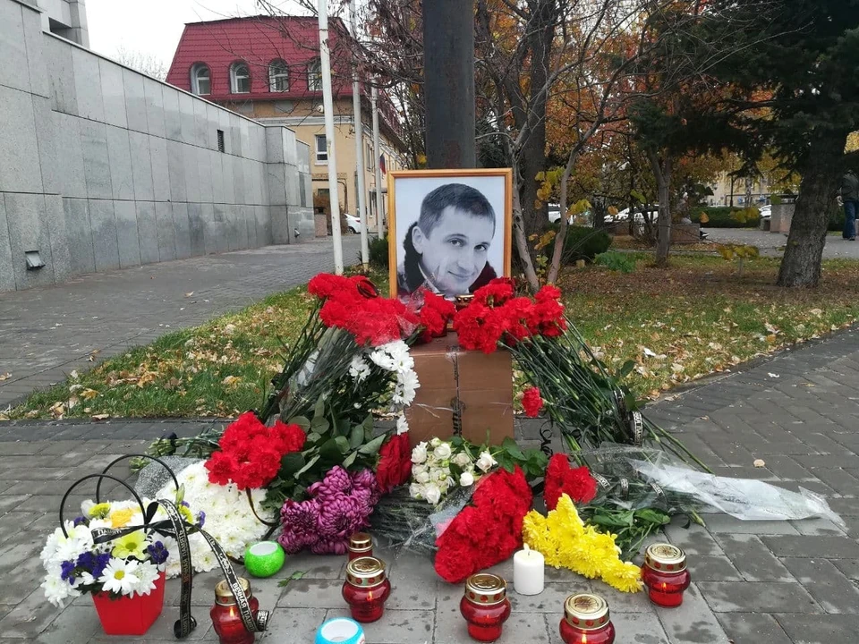 За жизнь Романа Гребенюка медики боролись на протяжении недели. Но 1 ноября от полученных травм он скончался.