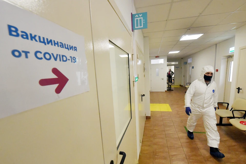 Победа над пандемией COVID-19 в Москве возможна к середине или к концу весны благодаря вакцинации населения