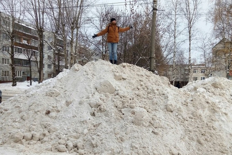 Привлечение взрослых к уборке снега возможно только при добровольном согласии, а несовершеннолетних могут привлекать только с письменного согласия родителей.
