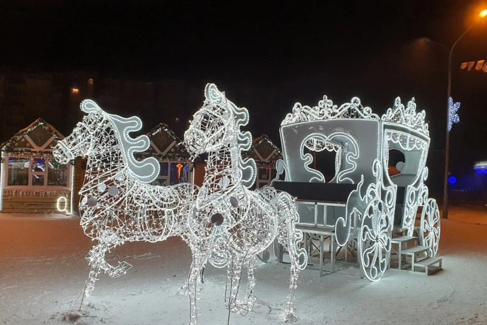 3D-карета и светящиеся олени появились на улицах Новокузнецка. ФОТО: Антон Василенко, "Русал"