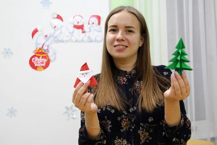Поделки на Новый год 2021 в Иркутске: мастерим с ребенком Деда Мороза и елку в технике оригами