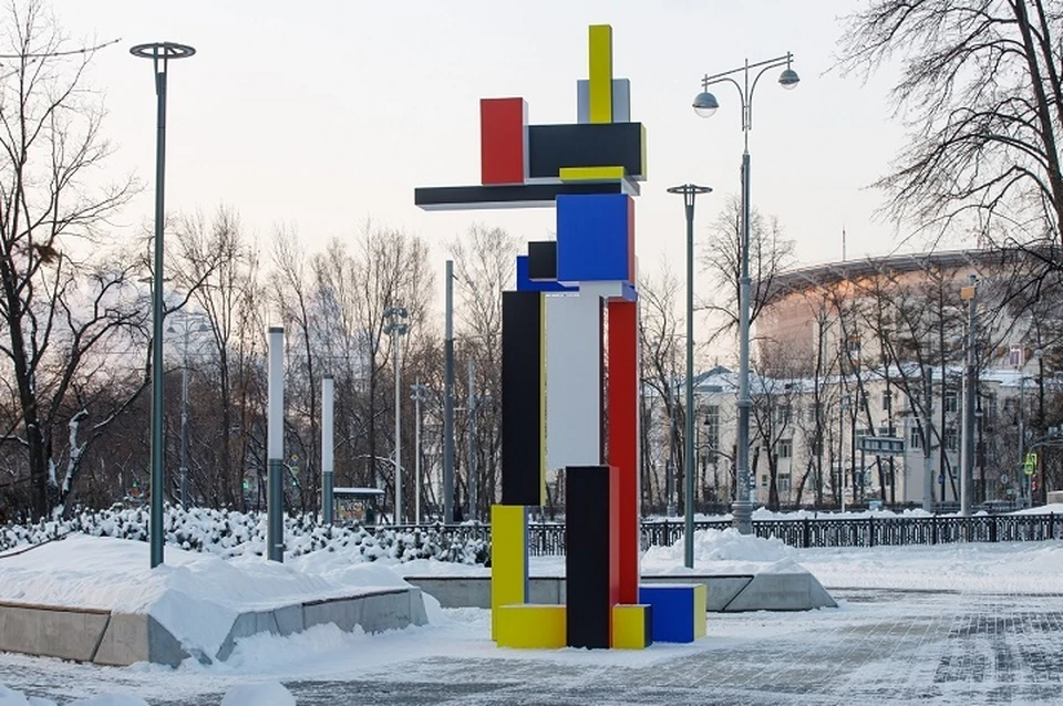 Фото: создатель арт-объекта Роман Ермаков